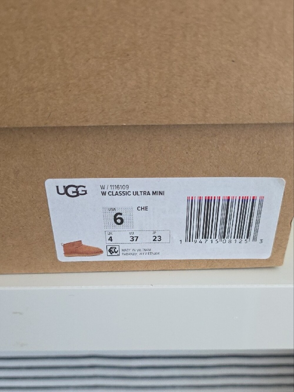 UGG Classic Ultra Mini Boots Size 6 - Picture 5 of 9
